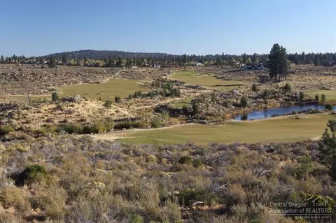 61490 Hawk Ct, Bend, OR 97702 photo 2