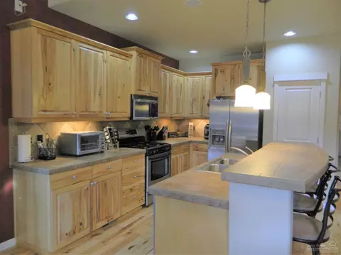 16561 Beesley Pl, La Pine, OR 97739 photo 3
