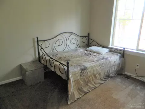 16561 Beesley Pl, La Pine, OR 97739 photo 8