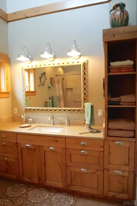 19916 Mcclellan Rd, Bend, OR 97702 photo 15