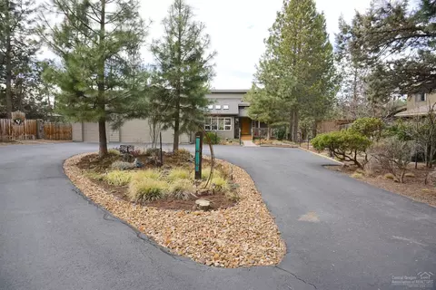 19916 Mcclellan Rd, Bend, OR 97702 photo 2