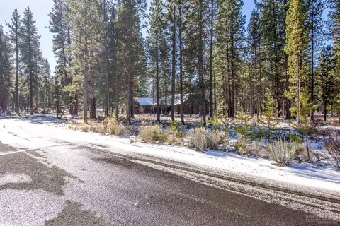 56154 Sable Rock Loop, Bend, OR 97707 photo 3