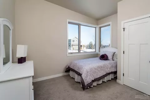 63121 Iner Loop, Bend, OR 97701 photo 10