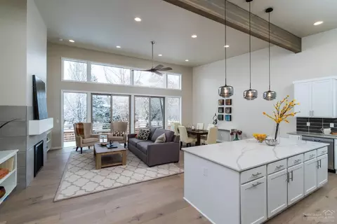 63121 Iner Loop, Bend, OR 97701 photo 1