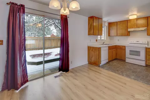 60862 Windsor Dr, Bend, OR 97702 photo 9