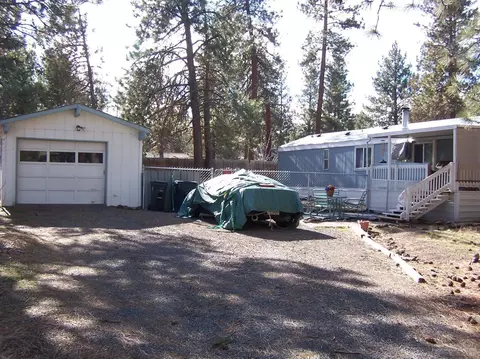 19903 Mahogany St, Bend, OR 97702 photo 2