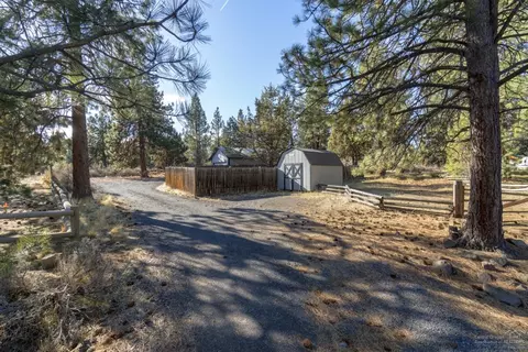 60591 Springtree Ct, Bend, OR 97702 photo 16