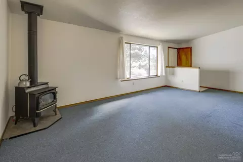 60591 Springtree Ct, Bend, OR 97702 photo 5