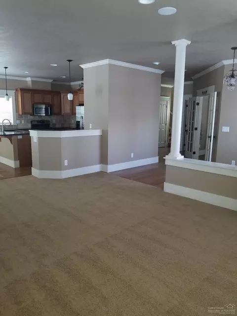 3392 NE Wild Rivers Loop, Bend, OR 97701 photo 8