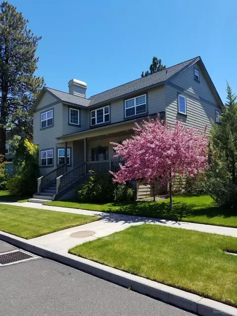 3392 NE Wild Rivers Loop, Bend, OR 97701 photo 2
