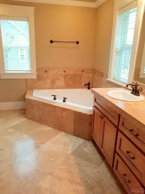 3392 NE Wild Rivers Loop, Bend, OR 97701 photo 16