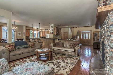 56893 Dancing Rock Loop, Bend, OR 97707 photo 2