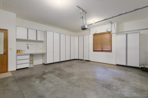 60841 Willow Creek Loop, Bend, OR 97702 photo 21