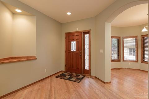 60841 Willow Creek Loop, Bend, OR 97702 photo 6