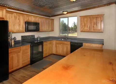 21475 Gift Rd, Bend, OR 97701 photo 6