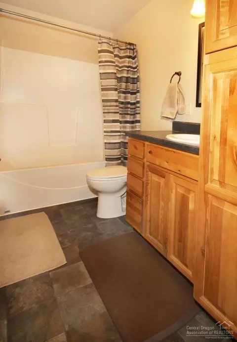 21475 Gift Rd, Bend, OR 97701 photo 9