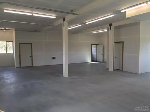 21475 Gift Rd, Bend, OR 97701 photo 11