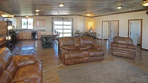 21475 Gift Rd, Bend, OR 97701 photo 3
