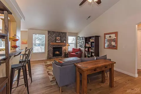 19504 Fishhawk Loop, Bend, OR 97702 photo 3