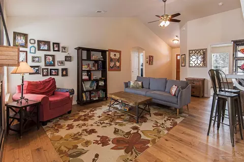 19504 Fishhawk Loop, Bend, OR 97702 photo 4