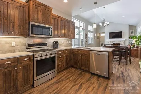 627 NE Vail Ln, Bend, OR 97701 photo 7