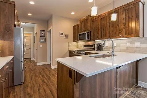 627 NE Vail Ln, Bend, OR 97701 photo 4