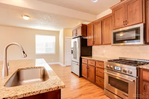 61402 Sunbrook Dr, Bend, OR 97702 photo 9