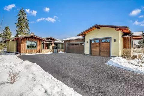 19312 Seaton Loop, Bend, OR 97702 photo 1