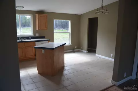 145525 Post Ct, La Pine, OR 97739 photo 4