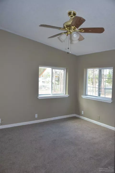 145525 Post Ct, La Pine, OR 97739 photo 8