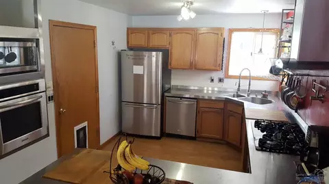 949 NE Lena Pl, Bend, OR 97701 photo 4