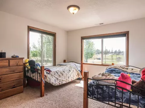 62570 Dixon Loop, Bend, OR 97701 photo 11