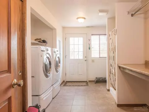 62570 Dixon Loop, Bend, OR 97701 photo 15