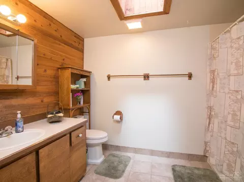 62570 Dixon Loop, Bend, OR 97701 photo 13