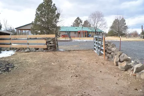 62570 Dixon Loop, Bend, OR 97701 photo 23
