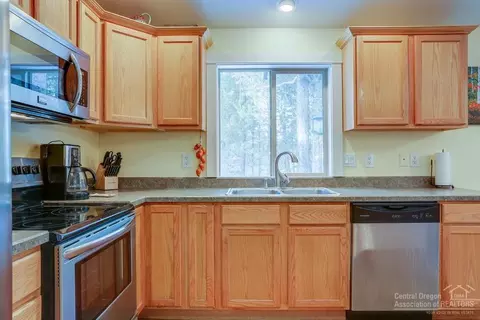 17020 Glendale Rd, Bend, OR 97707 photo 6