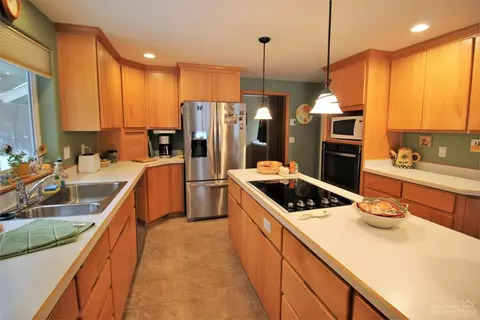 16511 Sprague Loop, La Pine, OR 97739 photo 9