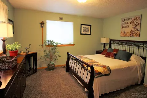16511 Sprague Loop, La Pine, OR 97739 photo 14