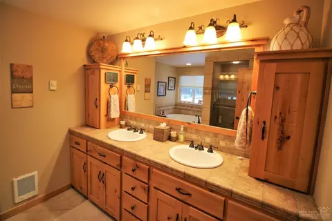 16511 Sprague Loop, La Pine, OR 97739 photo 18