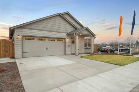 1842 NE Janice Way, Bend, OR 97701 photo 2