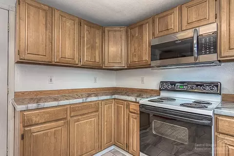 20240 Mountain View Dr, Bend, OR 97703 photo 10