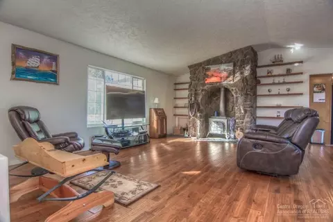 20240 Mountain View Dr, Bend, OR 97703 photo 4