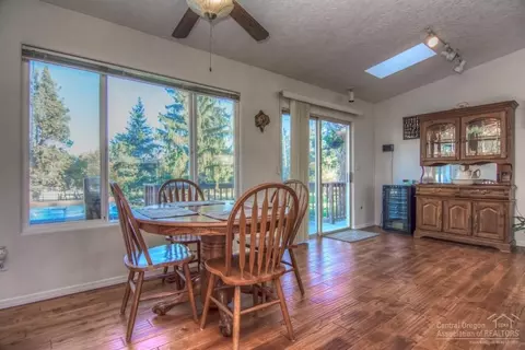 20240 Mountain View Dr, Bend, OR 97703 photo 6