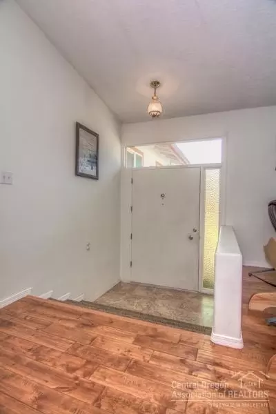 20240 Mountain View Dr, Bend, OR 97703 photo 3