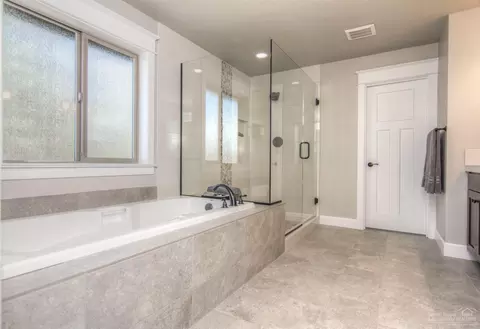 60838 Garrison Dr, Bend, OR 97702 photo 9