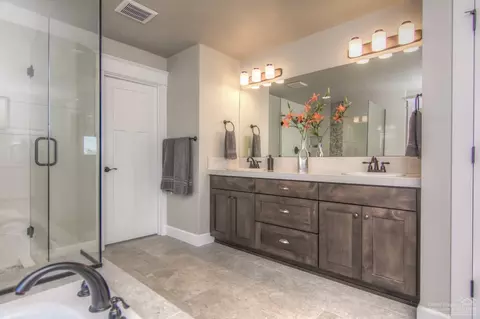 60838 Garrison Dr, Bend, OR 97702 photo 10