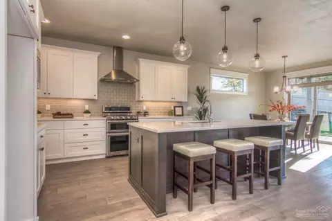 60838 Garrison Dr, Bend, OR 97702 photo 4