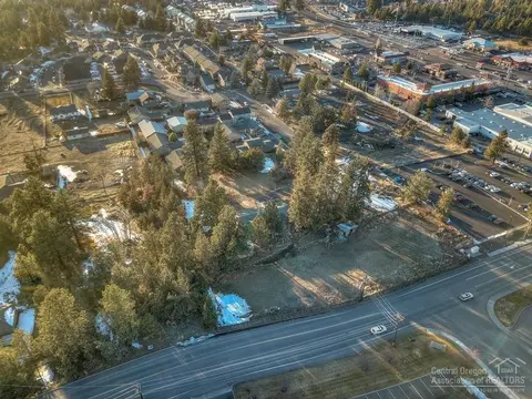 21085 Don St, Bend, OR 97701 photo 10