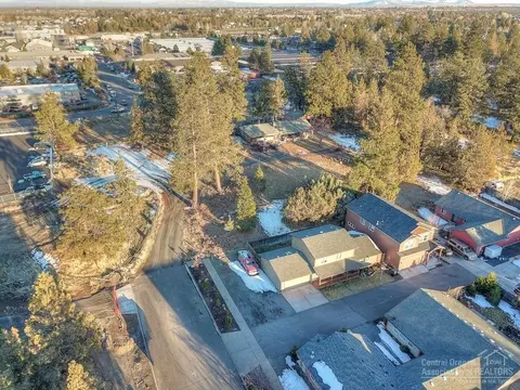 21085 Don St, Bend, OR 97701 photo 16