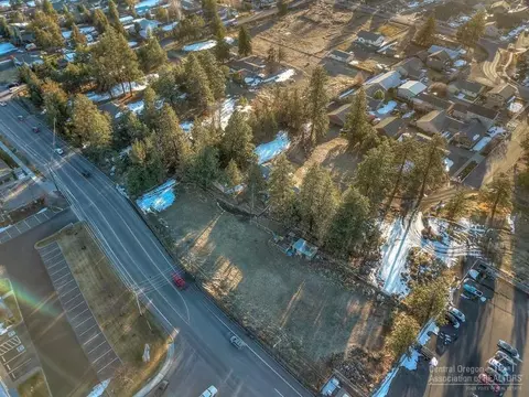 21085 Don St, Bend, OR 97701 photo 11